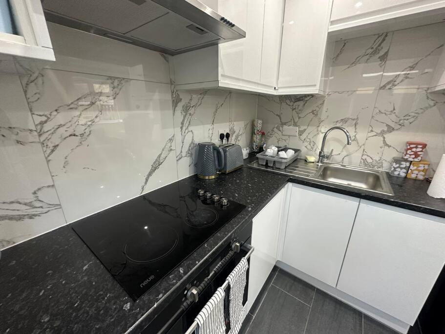 2 Bedroom House,Brownhillrd Se6 Londen Buitenkant foto
