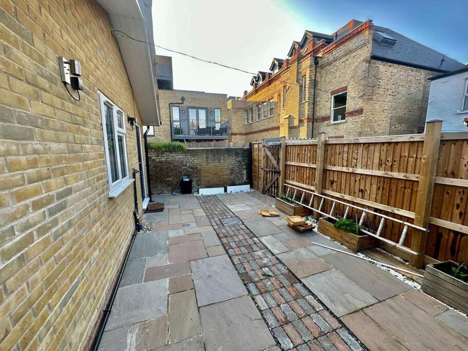 2 Bedroom House,Brownhillrd Se6 Londen Buitenkant foto