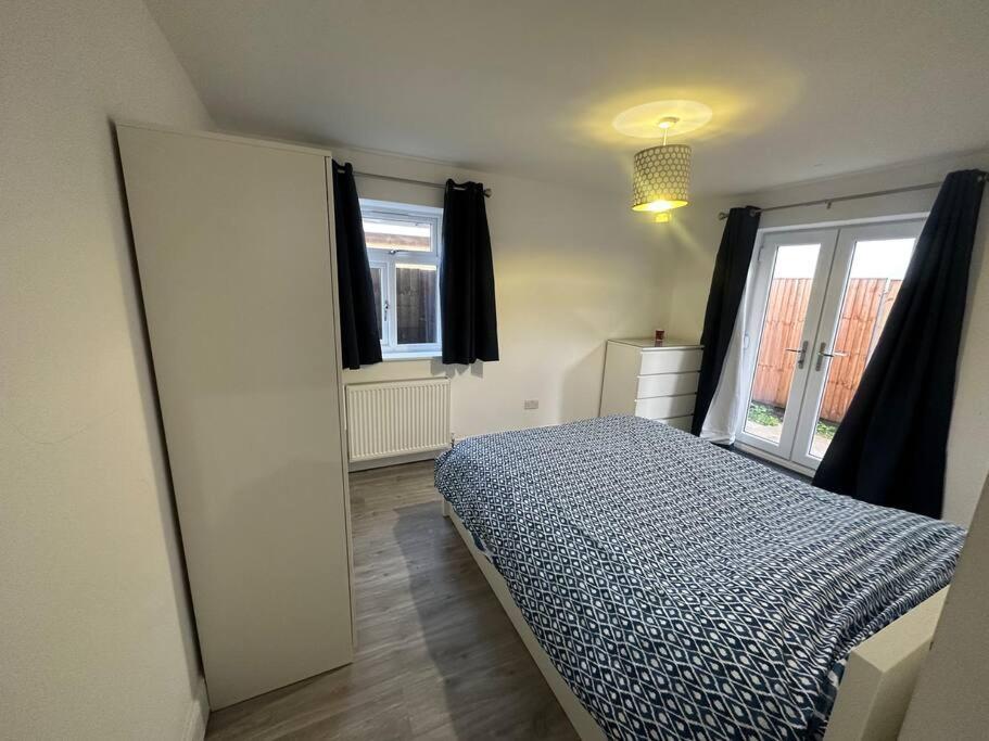 2 Bedroom House,Brownhillrd Se6 Londen Buitenkant foto